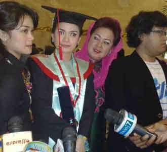 Shezi Idris Ingin Jadi PNS