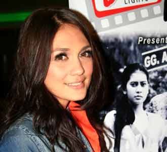 Luna Maya Semangat Jadi Sutradara Luna Maya Semangat Jadi Sutradara