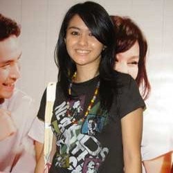 Revalina Kesal Diserbu Tamu Tak Diundang