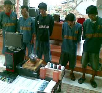 Komplotan Pembuat Upal Dibekuk