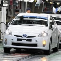 Prius Rajai Pasar Mobil Jepang