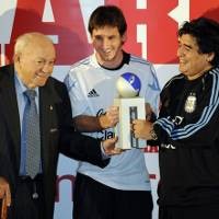 Messi Raih Trofeo Alfredo Di Stefano