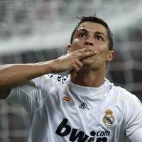 Bek Tertangguh di Mata CR9