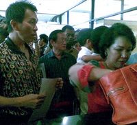 Nasabah Bank Century Datangi KPK