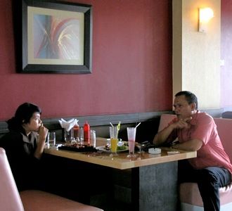 Cest Bon, Restoran Steak Keluarga