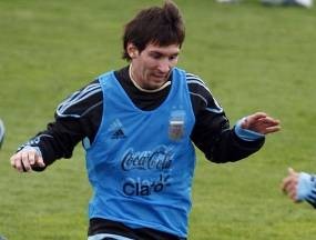Maradona Harapkan Kepemimpinan Messi