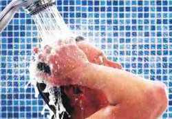 Habis Mandi Kok Malah Gerah