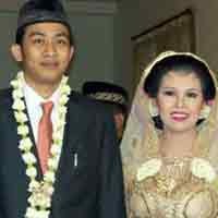 Yenny-Dhofir Gelar Resepsi di Probolinggo