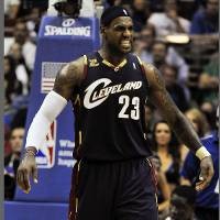 James Siap Lepas Jersey 23 untuk Jordan