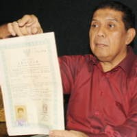 Bantah Palsukan Ijazah, Bupati Simalungun Tunjukkan yang Asli