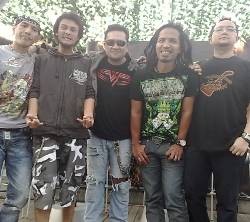 The Chemistry, Band Bertemakan Pertemanan 