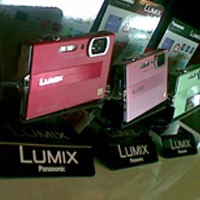 Panasonic Hadirkan Lensa Tertipis di Dunia