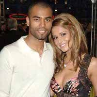 Cole Pilih Sepakbola Ketimbang Istri