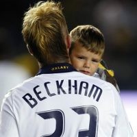 Beckham Datang, Huntelaar Senang