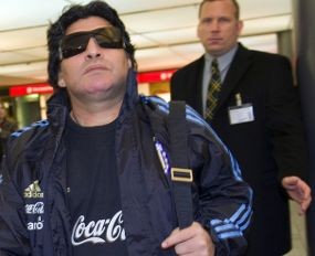 Skorsing 2 Bulan Plus Denda untuk Maradona