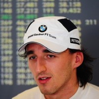 Tak terbiasa Pacenote, Kubica Crash di Reli