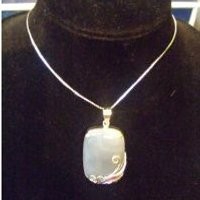 Maling Perhiasan Ditangkap Karena Terjepit di Jendela 