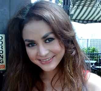 Cynthia Alona Ogah Beradegan Seks