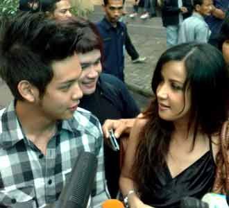 Andi Soraya dan Berondongnya