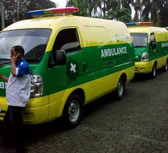 Askes Hibahkan 14 Ambulans