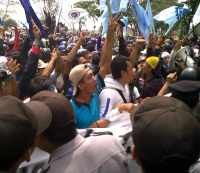 Buruh Sumpah Serapah di Kantor Pemkab Bandung