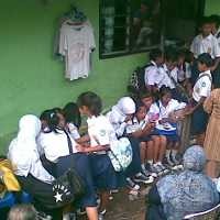 Hari Ini Dimakamkan, Puluhan Teman SMP Hadi Datang Melayat