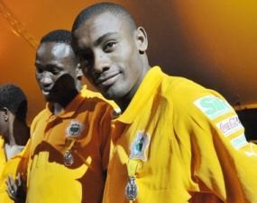 Tendang Kawan, Kalou Dicoret Pantai Gading