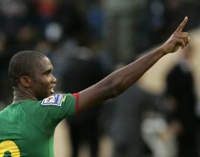 Etoo Hadiahi Pemain Kamerun Jam Mewah 