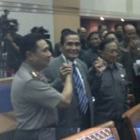  BHD-Tumpak-Hendarman Tampak Akrab dan Foto Bareng