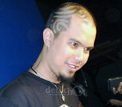 Ahmad Dhani Cinta Mati Mulan Jameela?