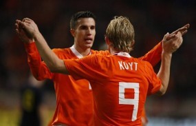 Kuyt Tuding Italia Main Kasar