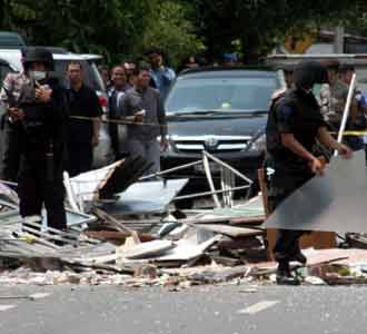 Gegana Sisir Lokasi Ledakan