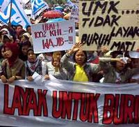 Buruh Tuntut Upah Layak