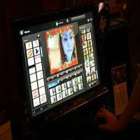 PC Layar Sentuh HP Sambangi Yogyakarta