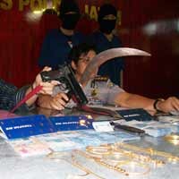 Mantan Pembalap Motor Jadi Otak Perampokan Toko Emas