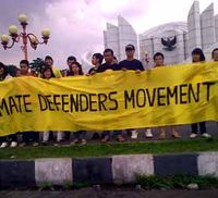 Aksi Dukung Greenpeace