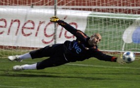 Untung Liverpool Punya Reina