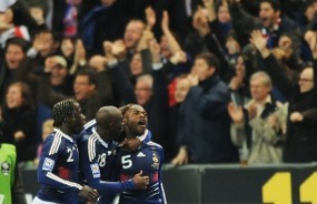 Gol Kontroversial Gallas Loloskan Prancis