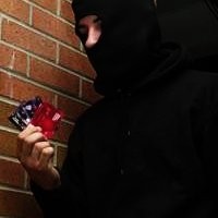 Di Internet, Identitas Anda Dilego Seharga Pisang Goreng 