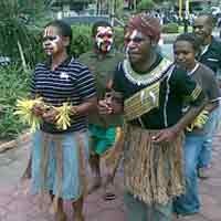 Pemuda Papua Galang Dana Pendidikan