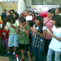 Lomba Makan Roti Buaya Untuk Dukung Rekomendasi Tim 8 