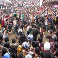 Konser Dangdut HUT ke-716 Tuban Ricuh