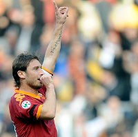 Comeback Langsung Hat-trick, Totti Menangkan Roma