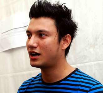 Gaya Rambut Christian Sugiono