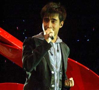 Vidi Aldiano Nyanyi Lagu SBY