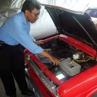Acungan Jempol untuk Mobil Listrik ITS 