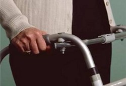 Mengenal Penyakit Parkinson dari Mbah Joyo