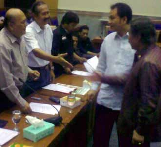 Nasabah Bank Century ke DPR