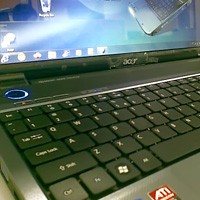 Main Jari di Aspire dengan Layar Sentuh