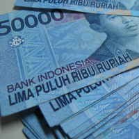 Rupiah Tergelincir Lagi